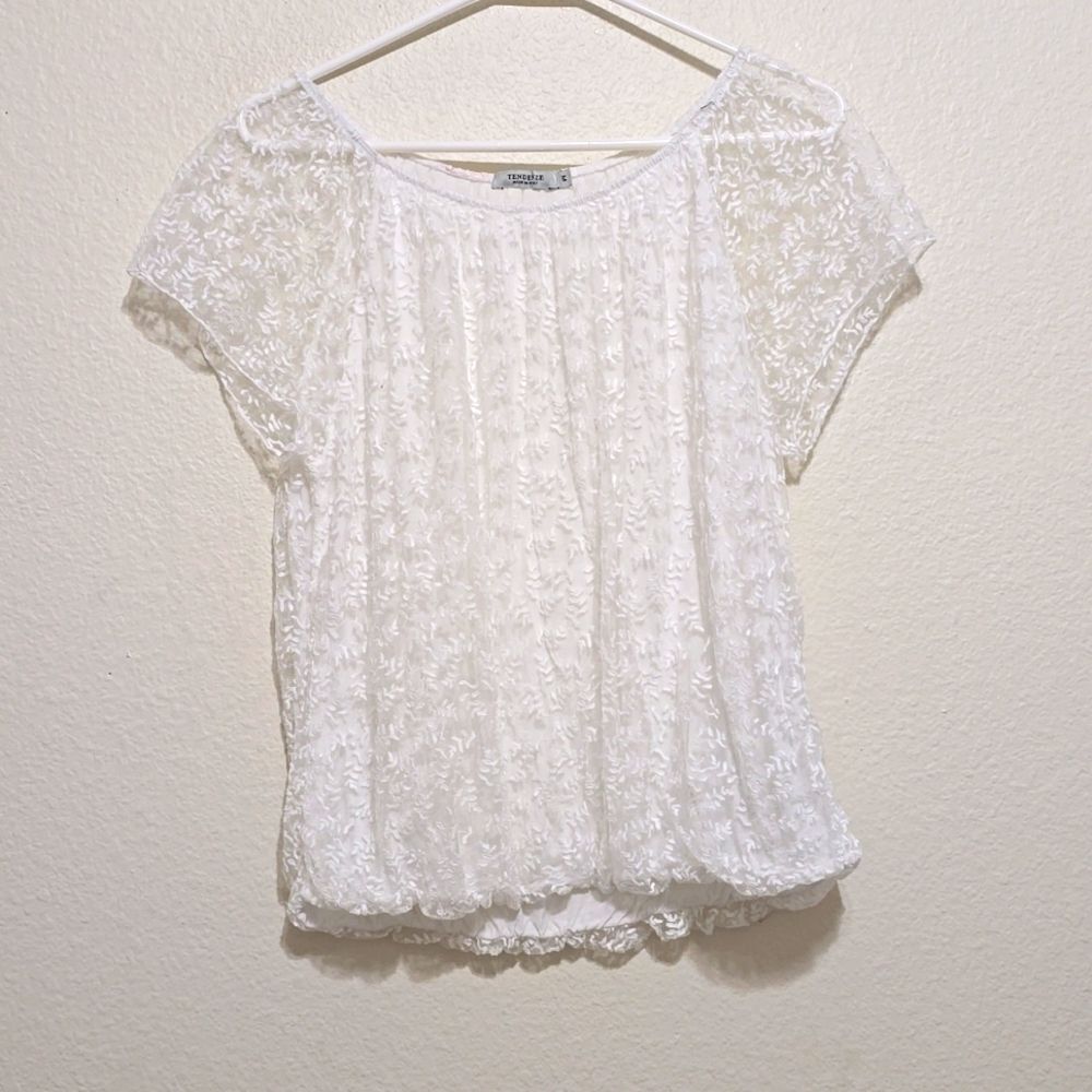 Tendenze lace over blouse size medium